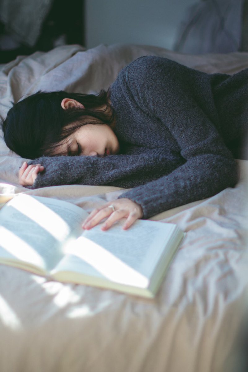 I'm sorry,
I'm just afraid of getting hurt,
again.

ฉันขอโทษ
ฉันแค่กลัวที่จะต้องเจ็บ
อีกครั้ง.