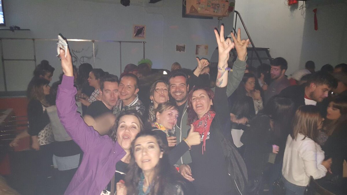 Zarallo's tweet photo. Mil gracias a toda la gente que nos acompaño ayer asi da gusto juntarse #local4e @EseEsElEspiritu https://t.co/OlfobAr6xs