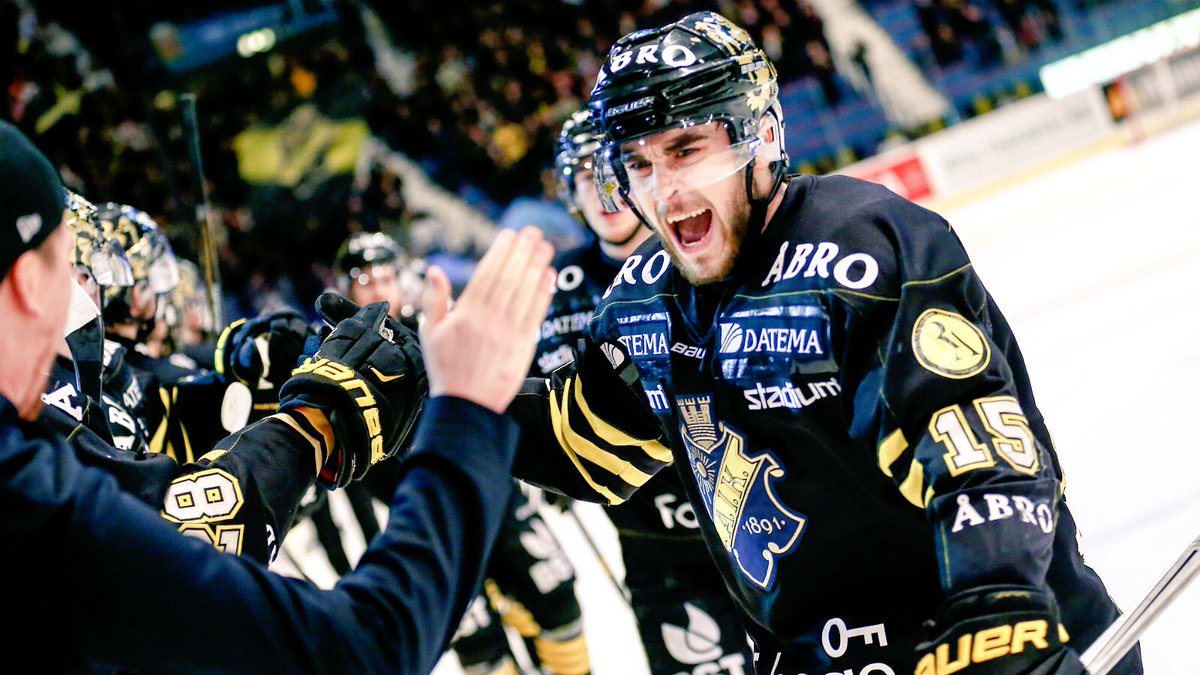 UffeBodin's tweet photo. För fem år sen skolades han om till back. Nu är han ett av AIK:s främsta vapen i SHL-jakten:
https://t.co/oUb6TNkkGY https://t.co/wMN9tjg3S2