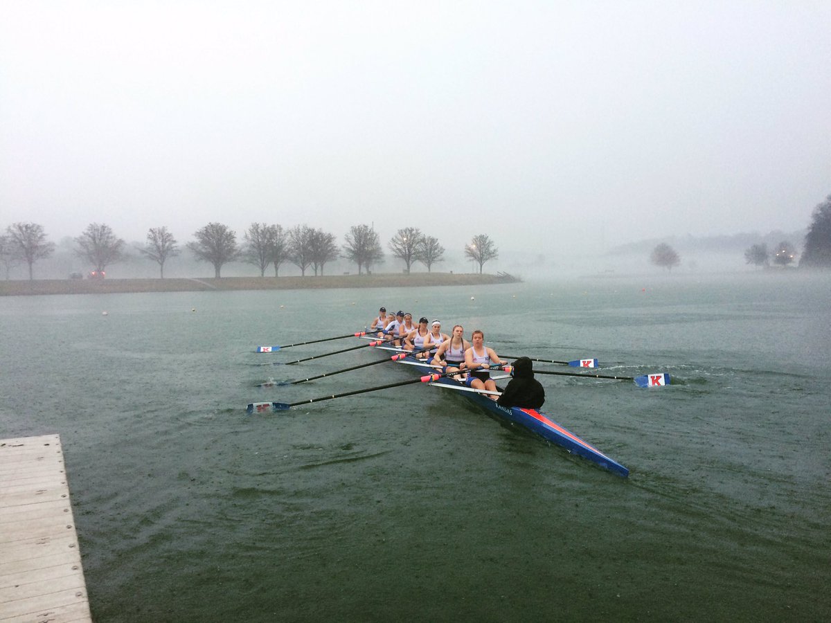 KU_Rowing's tweet photo. A little rain and fog this morning, but that's not stopping the Jayhawks! #RowHawks #louisvilleinvitational https://t.co/L1eVbqzIFy