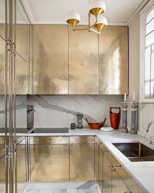 Would you be brave enough to rock a gold kitchen? #interiordesign #kitchenimpossible #goldkitchen #kitcheninspo