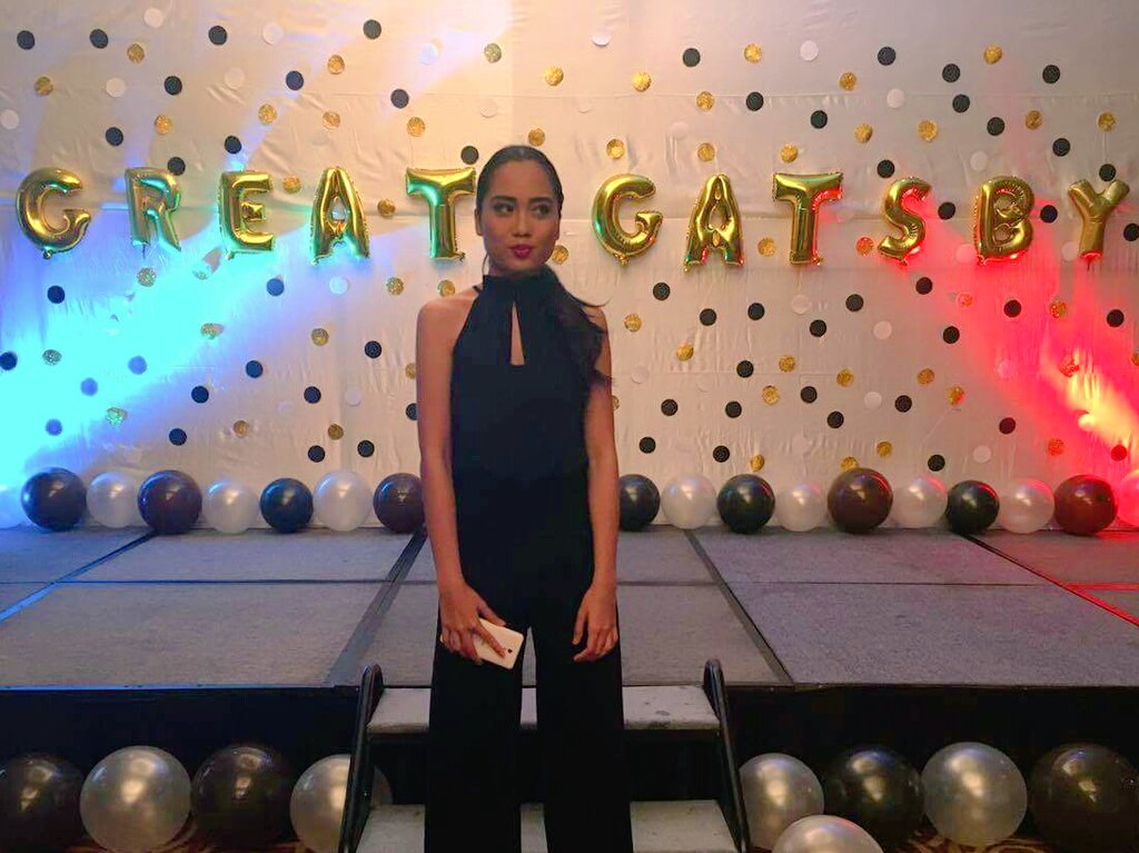 maealvarico's tweet photo. 🎉✨💋 #glitzofthe20s #greatgatsby #commnight https://t.co/hjUpH29LHn
