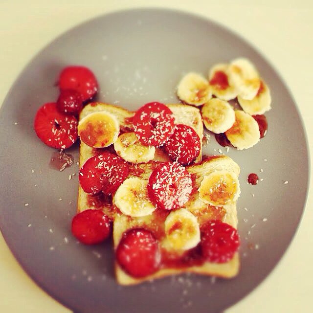 watabout_gr's tweet photo. I prefer my own #sunday #brunch! #strawberries #frenchtoast #bananas #breakfast #foodie #foodstagram #caprigirl https://t.co/L5CkKrbE1w