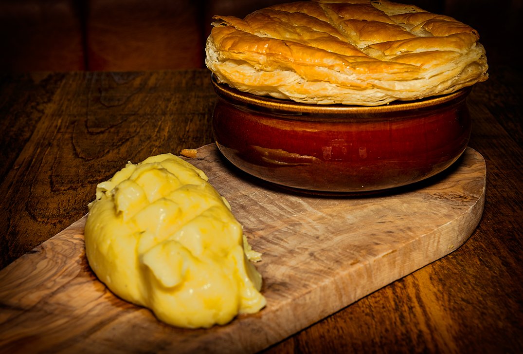 TheOldFrizzle's tweet photo. The last day of #NationalPieWeek.. what better way to celebrate than with a #pie?! #PiePride https://t.co/1uJUQwRkew