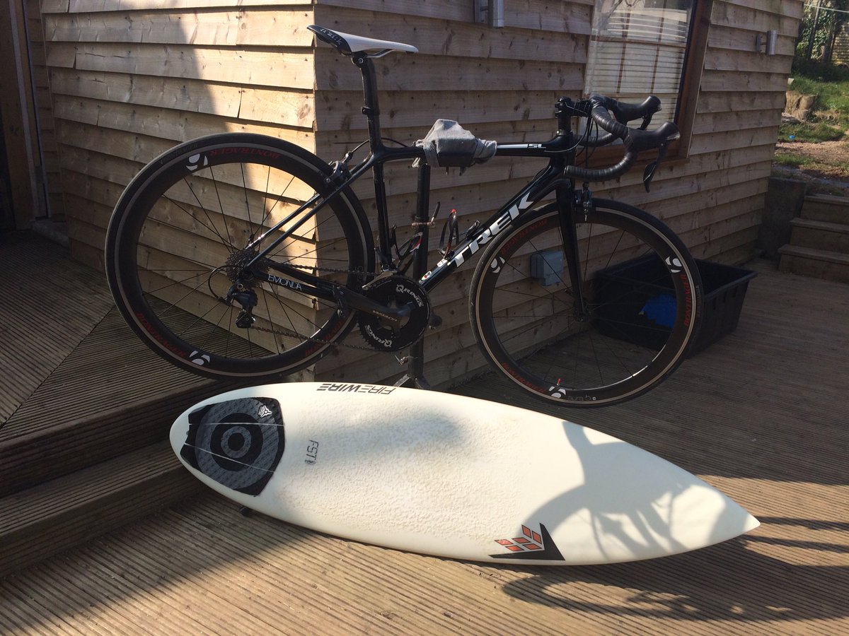 TheheadJamie's tweet photo. Morning run check😎clean bike now it's time to get some waves😉🏃🏼💨🚴🏼🏄🏼✊🏼👍 #bikechainricci #cloudbreaksurfshop https://t.co/YquSPgnS0H
