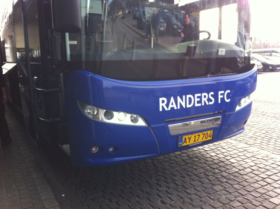 _RasmusLund's tweet photo. Randers FC ankommet i Brøndby uden Keller #bifrfc #kellergate https://t.co/ve2dbC86n1