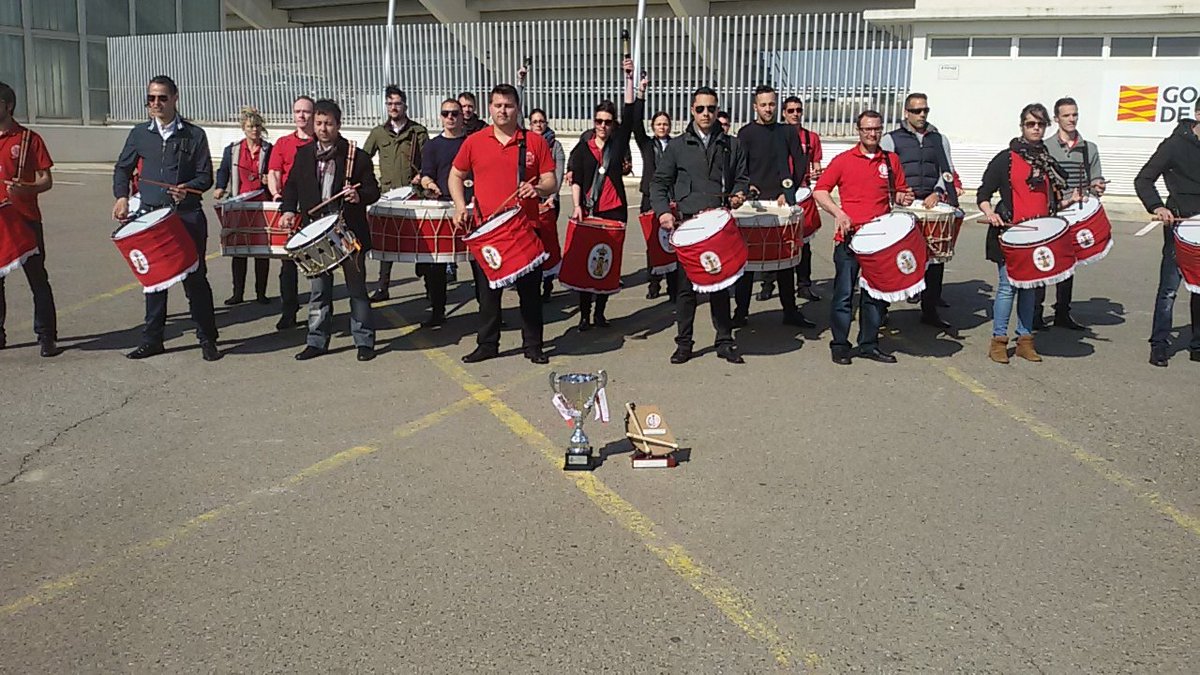 lacolumnazgz's tweet photo. Tocando la marcha ganadora.
Enhorabuena CAMPEONES
#VamosColumna #SemanaSantaZgz https://t.co/mT6ooU4iKT