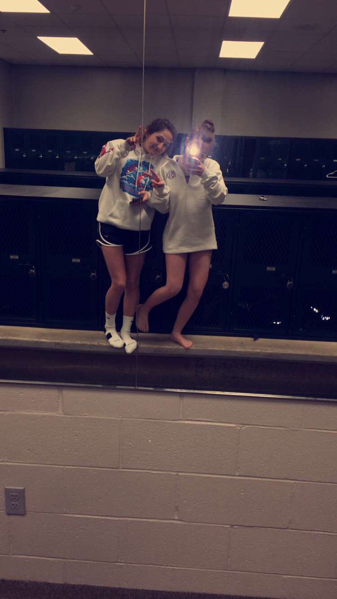 bethie_gregoryy's tweet photo. happy birthday to my swim swam bud💙💙💙 I love you and all of our awk pics I hope you have a great day🎉💘 @lindbatt https://t.co/51tdV68mYa