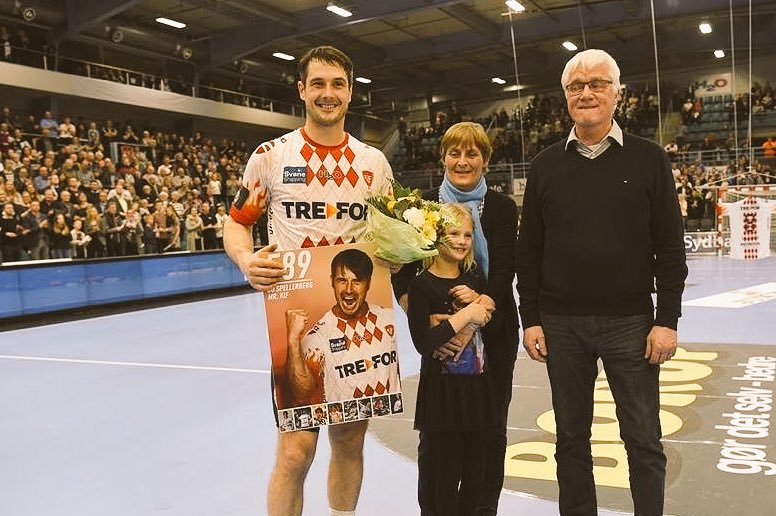 Tak for den fantastiske hyldest igår🙏
#Kolding @KIFKoldingKBH #589AndCounting