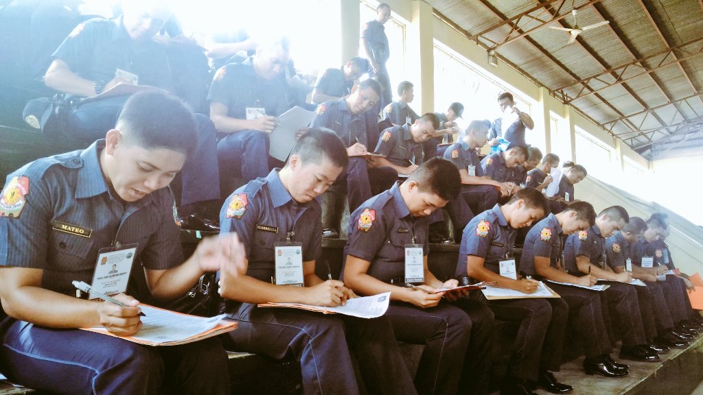 FTPDigosCityPS's tweet photo. 031116 FTO's conducted evaluation exam to FTP students. @pnpts_rstu11 @pnp_ts https://t.co/E2yo9sE3HH