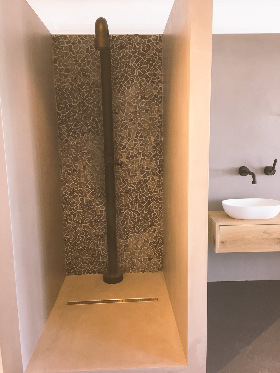 Frits_Kool_'s tweet photo. Beton Cire badkamer bijna klaar! https://t.co/Soz8PnR1Z1