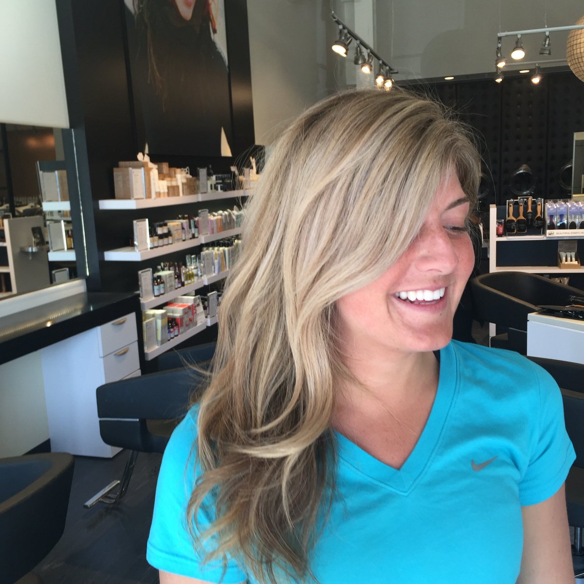 SheaTaryn's tweet photo. Summer hair! #tarynattrios #omahahair #omaha #omahastylist #triossalon https://t.co/4bXItVP0Qy