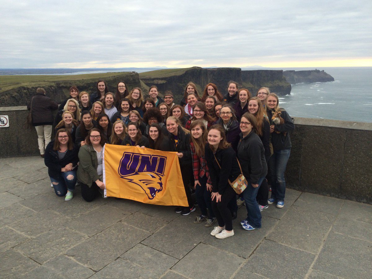 UNIChoirs's tweet photo. The Cliffs of Moher!!! #UNIeire #UNIsing https://t.co/G3NOlsOzmL