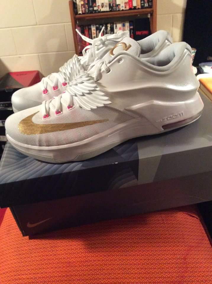 bigpz84's tweet photo. FS: DS Nike KD7 "aunt pearl" Sz13 $170 ship goo wallet @Deadlaced @ATrainKickz @SoleProviderGHK @nymkicks @BigJeezie https://t.co/yTxH2nmyOr