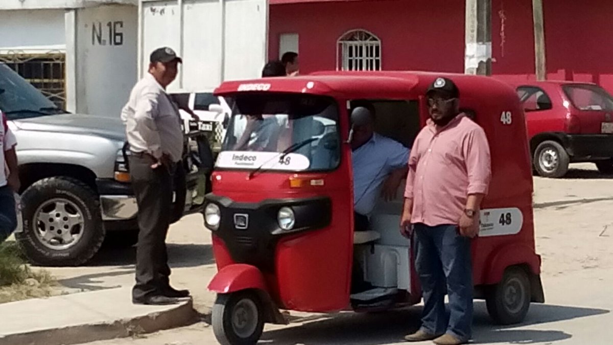 MorenaCampeche's tweet photo. #ElecciónCentro Agreden a @LaydaSansores por mapaches del PRD, compraban votos. @ManuelZavala78 @lopezobrador_ https://t.co/TB7n2d9HV1