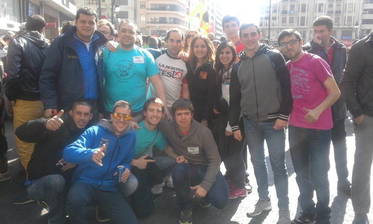 fiestasagunto15's tweet photo. Hoy en #13MValencia defensa dels "BOUS AL CARRER"muchos aficionados de Sagunto y Comarca @bousdecarrer_cv #13mplus https://t.co/iDXo5HH9ga