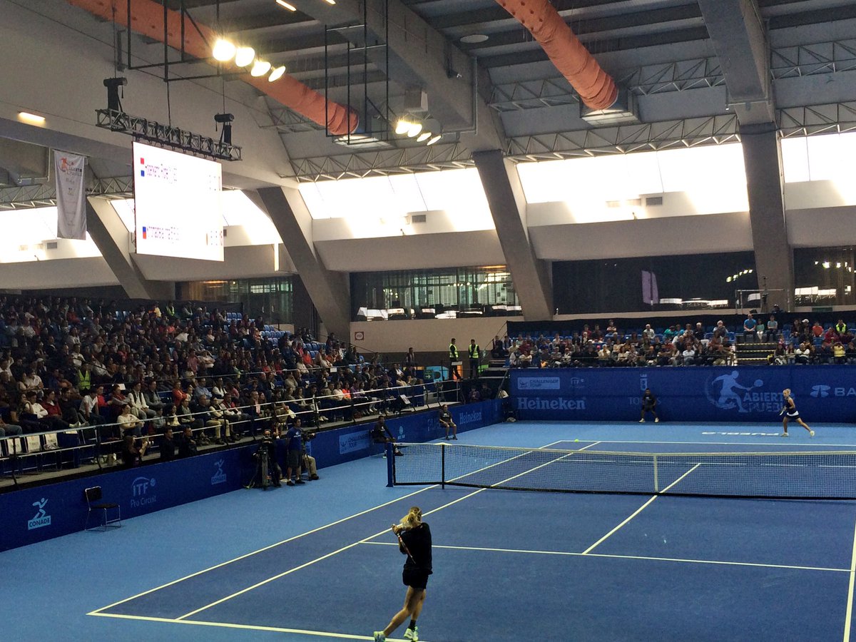 AbiertodePuebla's tweet photo. Gran ambiente se vive en la #GranFinal femenil del #AbiertoDePuebla https://t.co/TjDeylNZcC