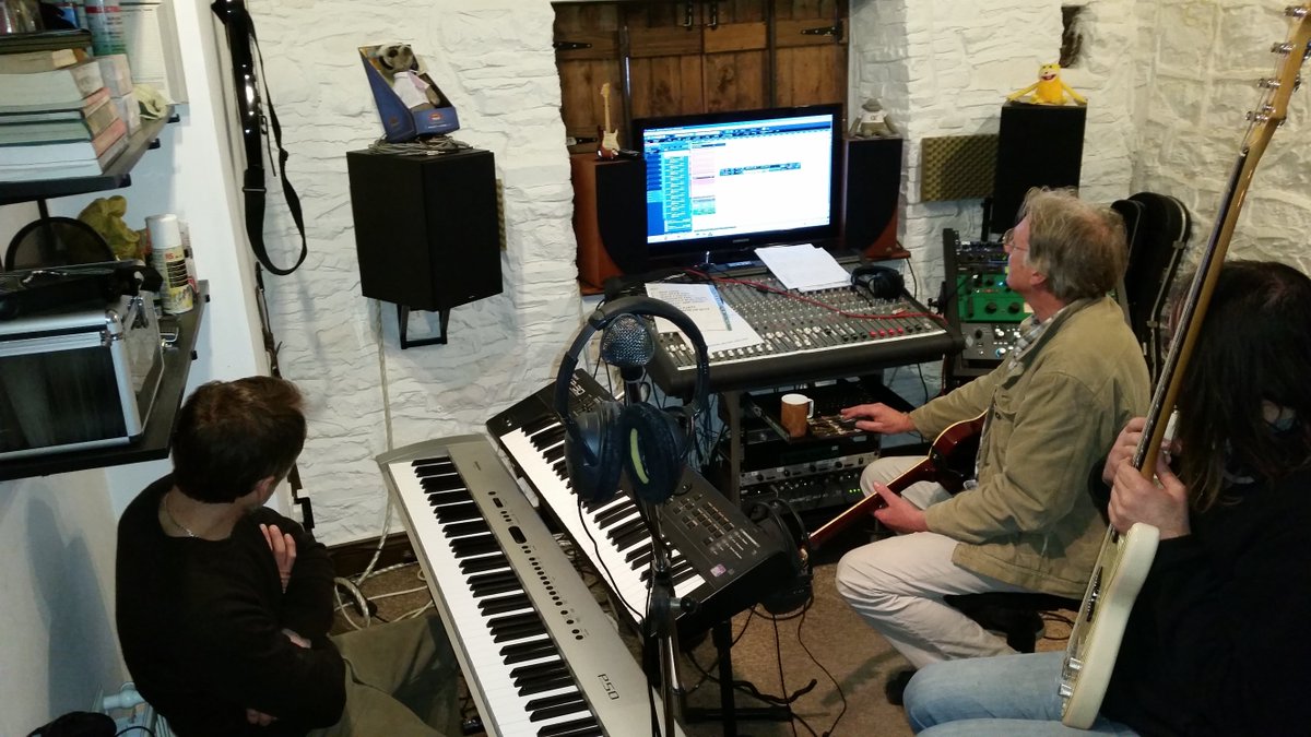 Rods Faces tweet media