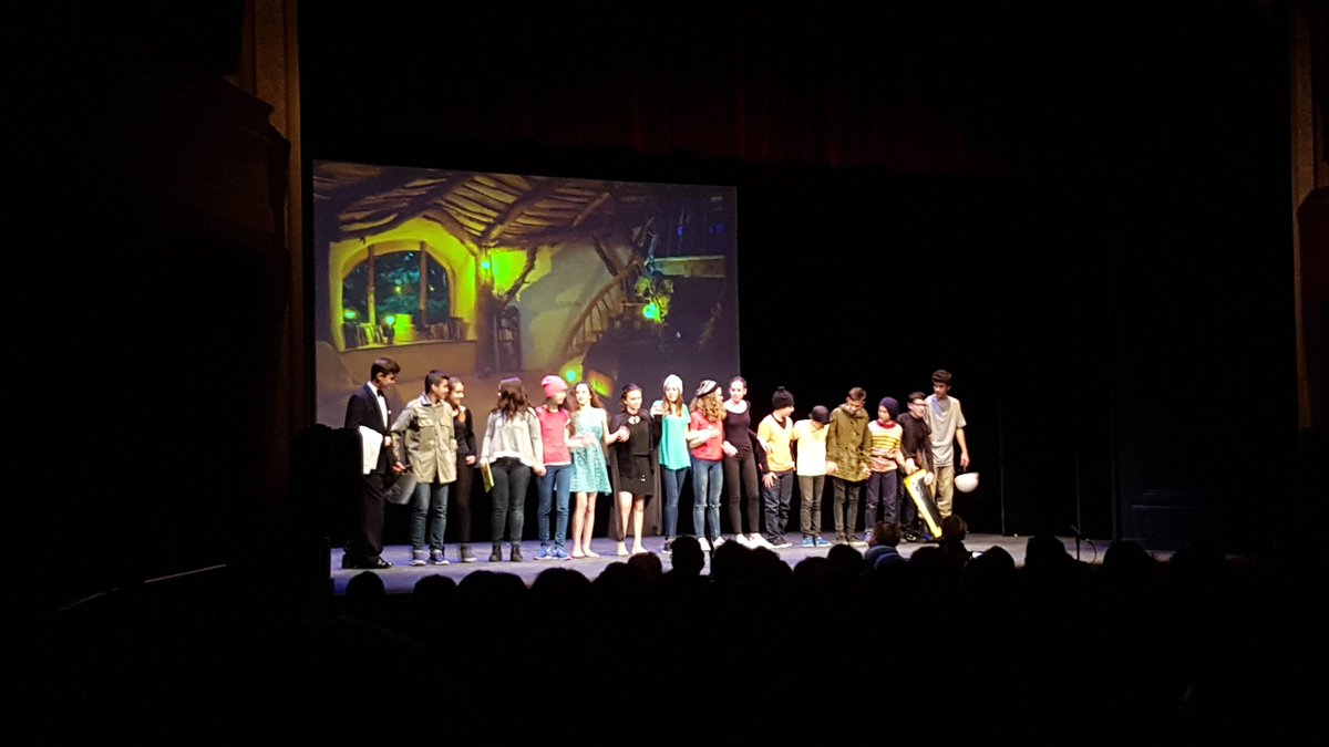 elcasalpopular's tweet photo. Acabem la #FestadelCasal amb el Sant Josep @clubDesplai! Transmetent la passió del teatre des de ben petits! https://t.co/L73GF7zdFt