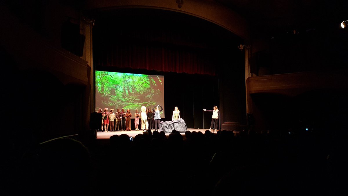 elcasalpopular's tweet photo. Acabem la #FestadelCasal amb el Sant Josep @clubDesplai! Transmetent la passió del teatre des de ben petits! https://t.co/L73GF7zdFt