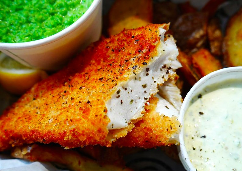 HOOKED! cocoecomag.com/2016/03/12/hoo…