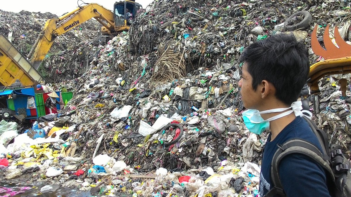 fadhilbae1's tweet photo. @EHPalembang melakukan hal yang kecil, untuk kebaikan yang besar "buanglah sampah pada tempatnya"  #IniAksiku https://t.co/3wDpPjp5GM