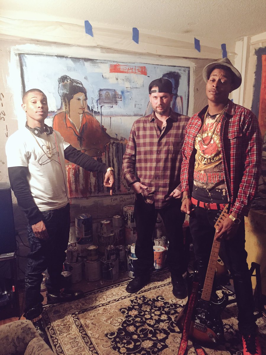 manwhat123's tweet photo. New Collabs on the way!!! #PilotArt #OzoneOrNoZone #BlackSteveAustin We always workin #OZ https://t.co/ueM8mZ1EMY