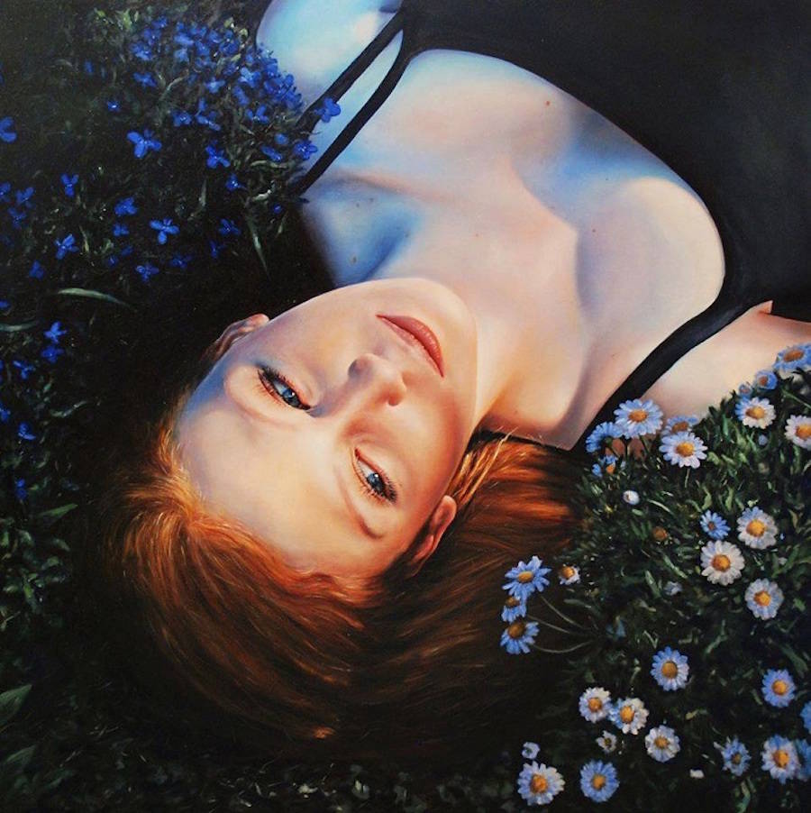 fubiz's tweet photo. Hyperrealistic Paintings of Women Faces https://t.co/tddbauChoJ https://t.co/GjXDccDRSg