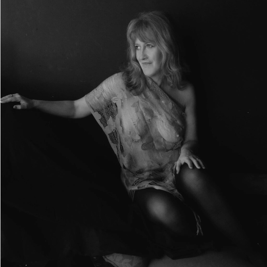 lanie_model's tweet photo. Elegant sheer. https://t.co/m05KzbnyuM