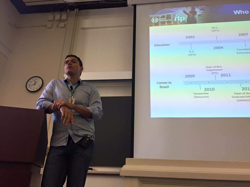brasconference's tweet photo. Acontecendo agora a palestra com o Dr. Leonardo Maestri trazendo muita inspiração e motivação. #Brascon2016 https://t.co/EVz9ljjWDO