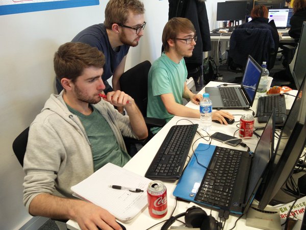 cfhack's tweet photo. 3 minute warning! #cfhack https://t.co/EZN1JJ5K1h
