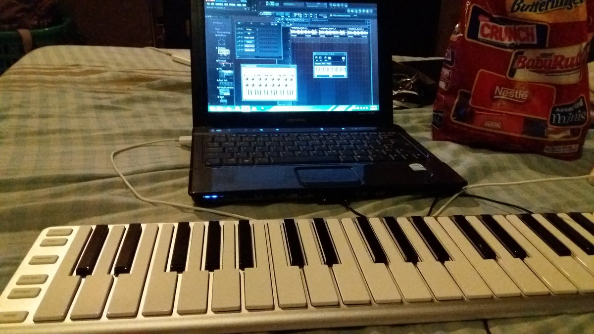 andysaunar's tweet photo. When it hits you it hits you! #xkey #xkeyph #flstudio #songwrite #strikeanywhere #chocolates https://t.co/lTakPagz3r