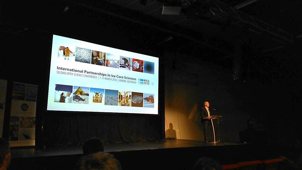 bernhardbereit1's tweet photo. The World of Ice Core Sciences in Tasmania #IPICS2016 https://t.co/EXCnooyZOq https://t.co/SWNEQFONya