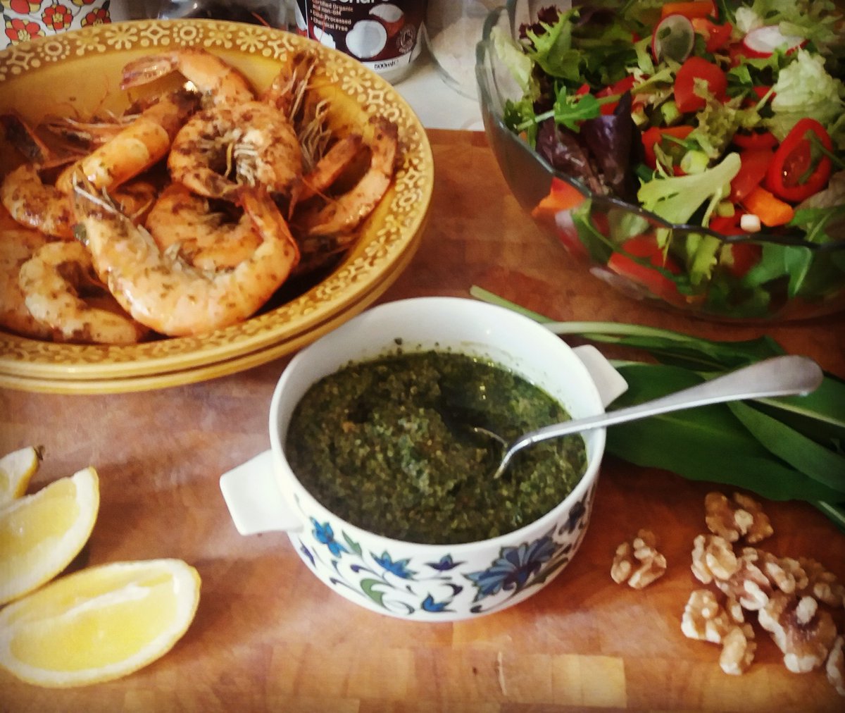 TheCauldronCo's tweet photo. Lunch! Gorgeous wild garlic and walnut pesto with my @Nethergong delivery! And big fat juicy prawns #broadstairs https://t.co/09hRuWBFKx