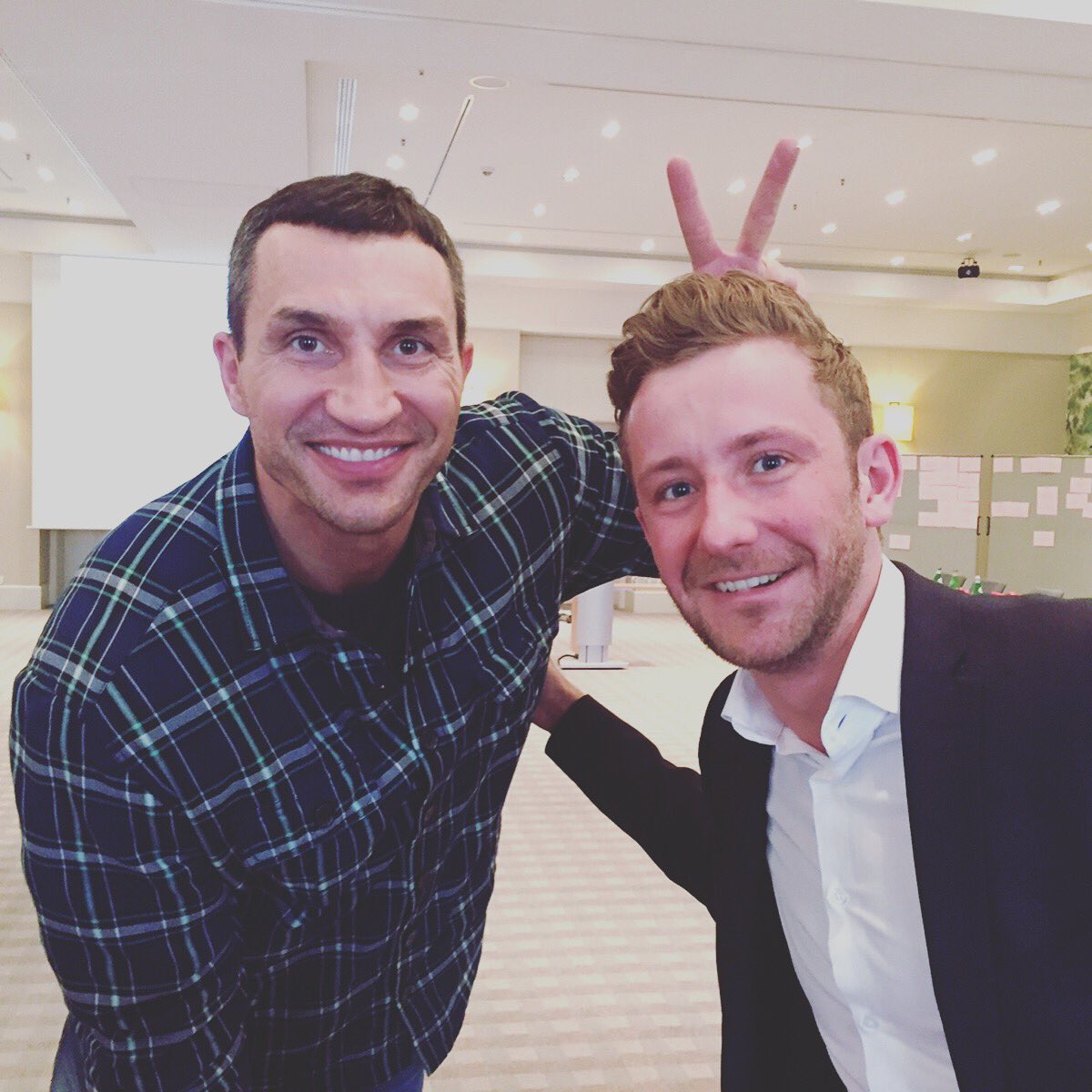 HAHNmeint's tweet photo. Mr. #Steelhammer, @Klitschko, zu Gast beim #FutureDay der Maschmeyer-Group. #startups #boxing #seedandspeed #alstin https://t.co/YFKYD2qfm9