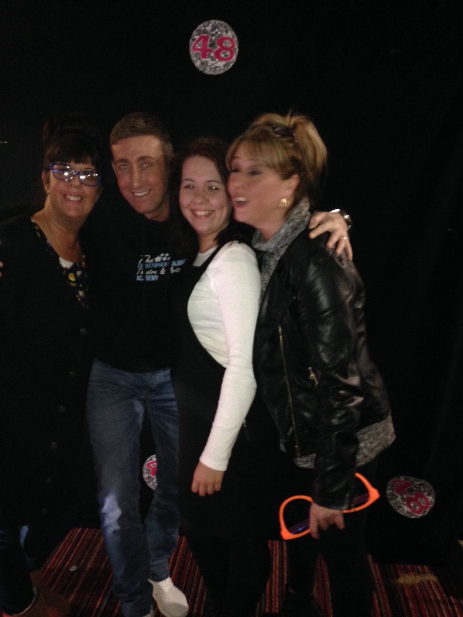 Brendansbitch71's tweet image. #Velma #scoobydoo #shellsuits #lionelandwhitney  @ChrisMaloney77 #maloneyrocks!!!