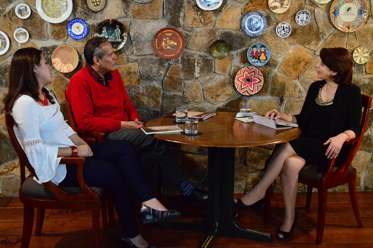 CACRosalia's tweet photo. En la #IIIParte #CACPoesíayArte con @rosaliaarteaga, conversamos con Carlos Rosero y Ana Minga. https://t.co/aNOPMlEofB