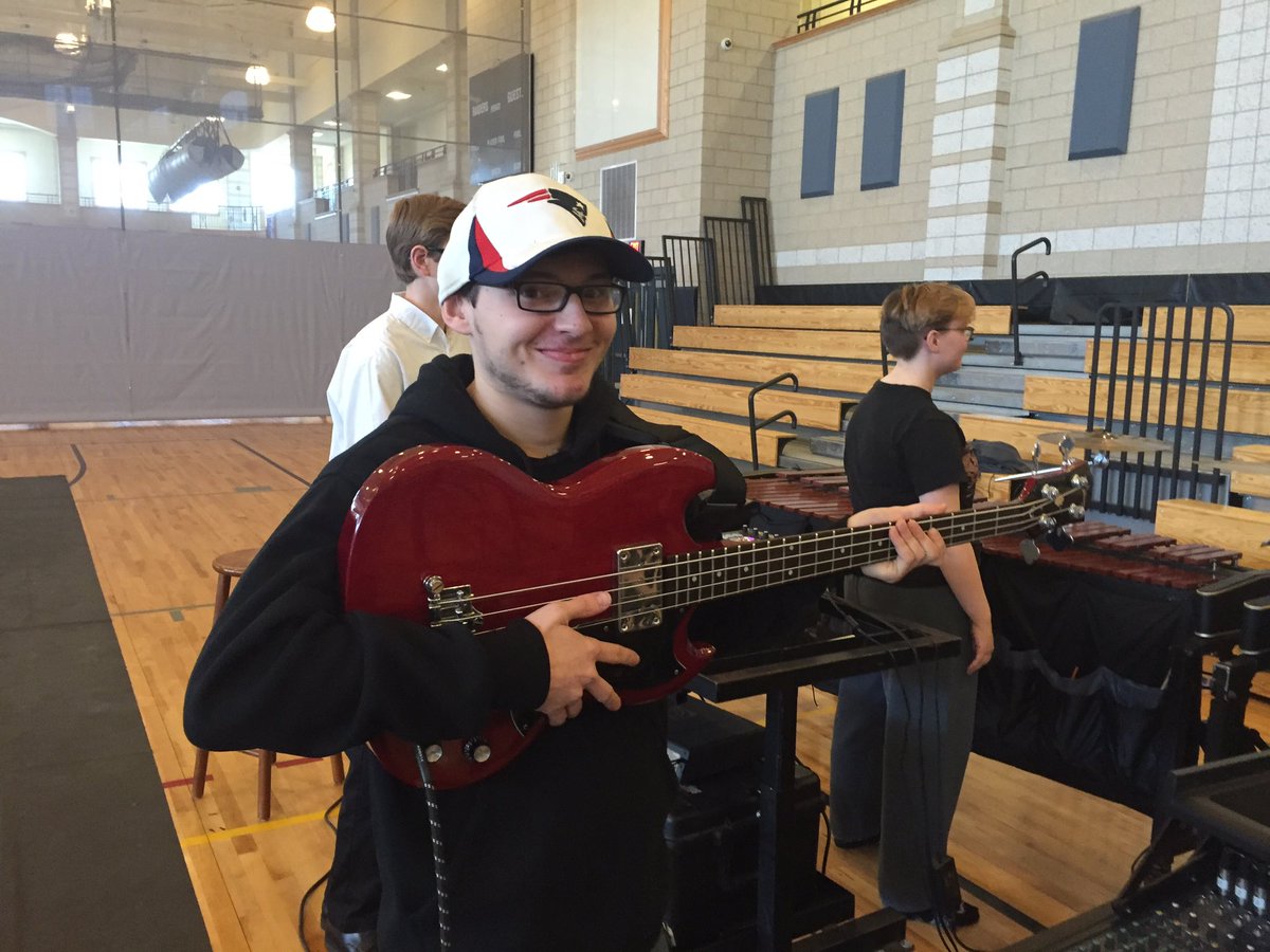 SBRHSMusic's tweet image. Pre-show shenanigans! #NESBA #ItsAllAboutThatBass #BiancoFishFace