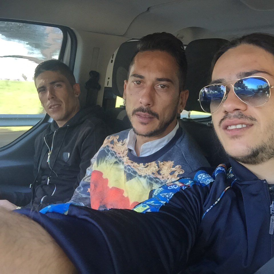 canelitareal's tweet photo. De vuelta a casa con mis hermanito y mis trompetas jejjeje !! gracias Dos hermana noche mágica Os quierooo!!! https://t.co/VnMUWsLL9q