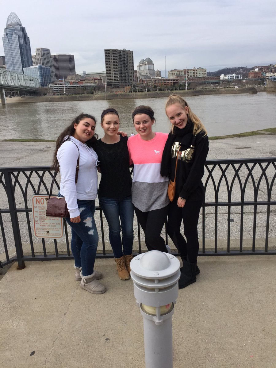 SidneyMarielle's tweet photo. day 2 complete #germanexchangestudent https://t.co/1mdbt2yuxT