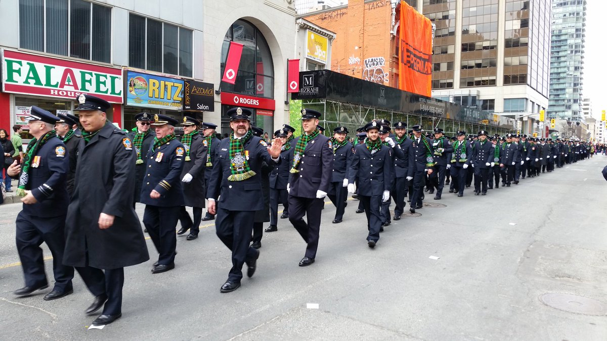 TPSChrisBoddy's tweet photo. Our friends from @Toronto_Fire are looking sharp! #StPatsTO #StPatricksDayParade https://t.co/vPG9XV6ImJ