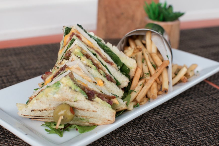 AnalogBar's tweet image. Brunch is finally back! Sundays starting at 10am with good food, strong drinks, and great music!