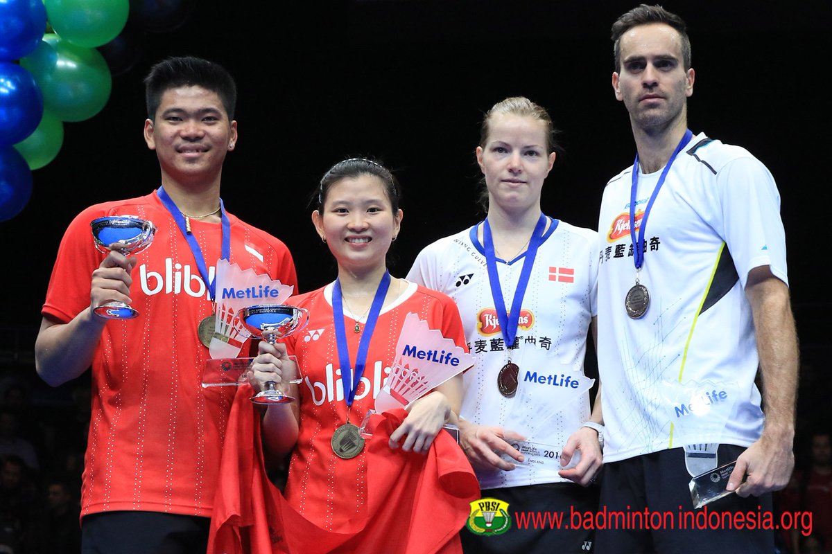 INABadminton's tweet photo. Praveen Jordan, Debby Susanto, Christinna Pedersen, Joachim Fischer Nielsen di podium  #AllEnglandSSP https://t.co/6MmkWre4Mo