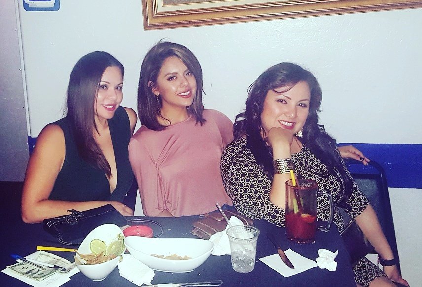 Topomona77's tweet photo. Girls Night. #findingmystrength #iwillkeepfighting https://t.co/pmWTQVatWP