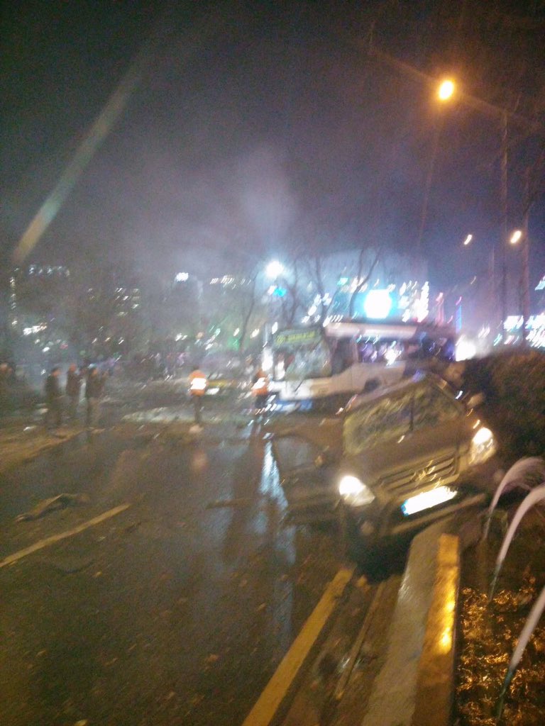 MemetcanBiber's tweet photo. #Ankara Güvenpark da PATLAMA! Başkentini-İnsanını-Ülkesini KORUYAMAYAN AKP ve SULTANLIK isteyen! ÜLKE YANIYOR!!! https://t.co/GV9WVo4ldG