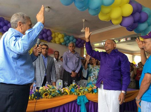 comitepldsc's tweet photo. Francisco Chico Despradel juramenta a los integrantes del Movimiento de Salud Danilista. #MOSADA https://t.co/bQwsSaXUKE
