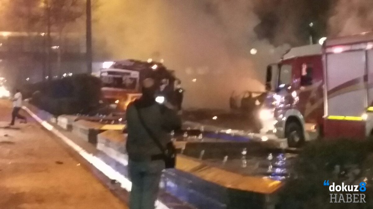 dokuz8haber's tweet image. #AnkaraPatlaması sonrası muhabirimiz olay yerinden bildiriyor. İşte ilk fotoğraflar.