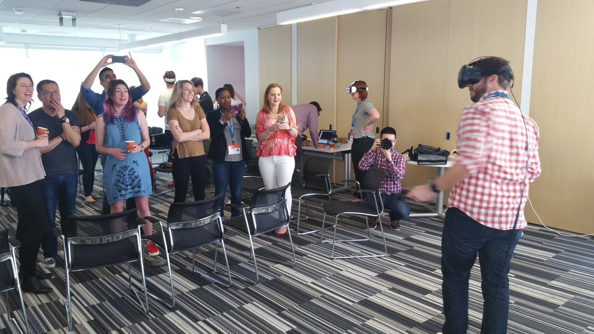 JJCastilloVR's tweet photo. People enjoying my #Vive game #PitchHit at this mornings #SXSW #VR Breakfast https://t.co/AeYLVWjsC4