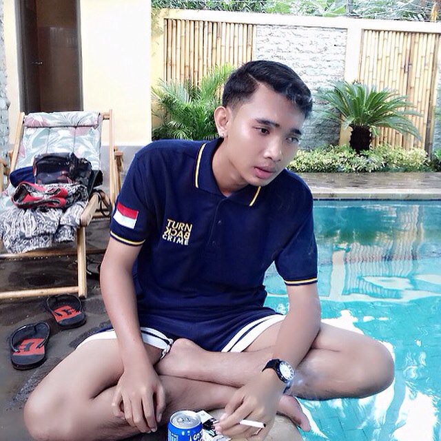 dede66237957's tweet photo. nyarii yg tidur sma saya https://t.co/Ohae9m9h1A