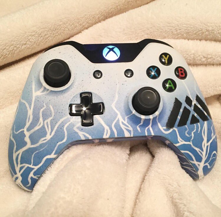 acrylic_wolf's tweet image. Custom stormcaller controller #customremote #customcontroller #XboxOne #xbox #destinyart #destinythegame